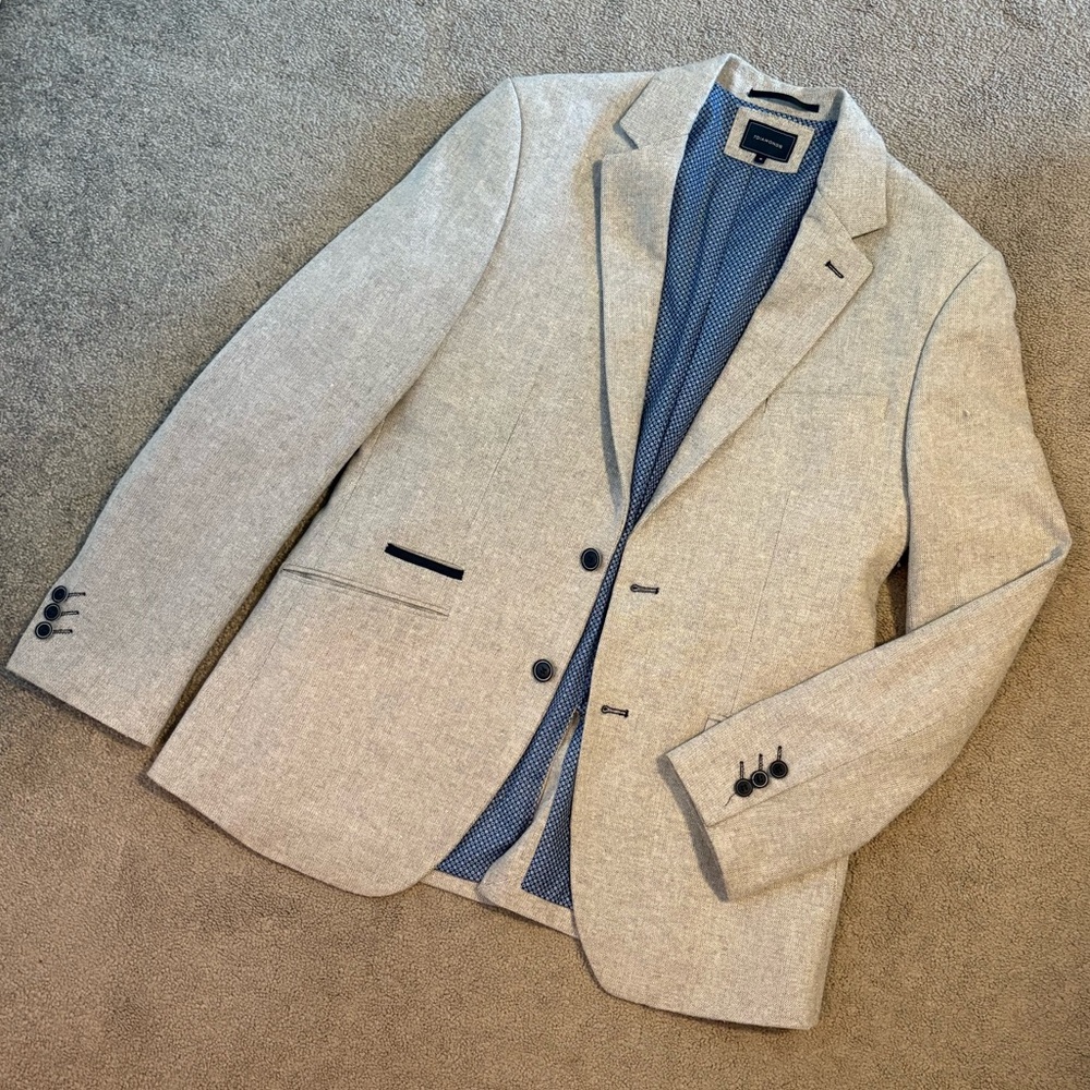 7 Diamonds Light Tan Blazer with Navy Accents